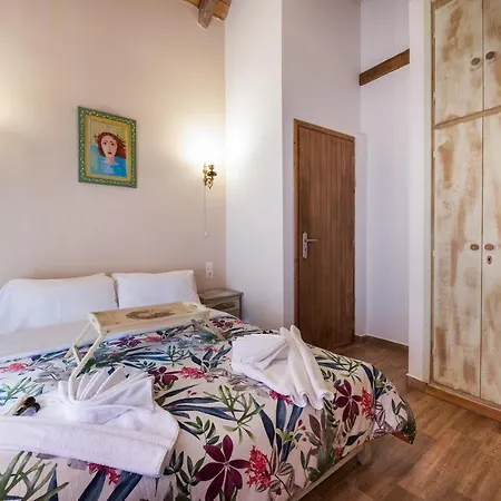 Dianne 2 Livadi Arachovas *