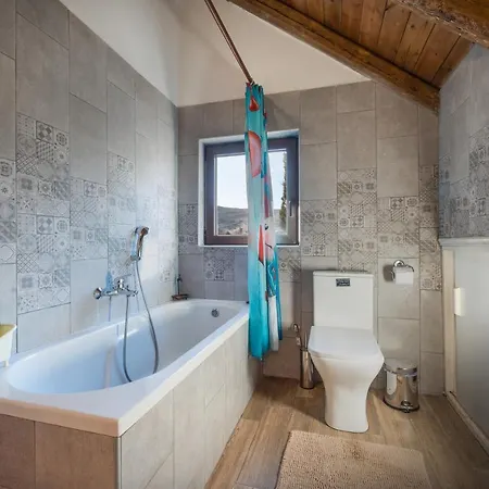 Dianne 2 Livadi Arachovas 아라초바