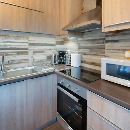 Dianne 2 Livadi Arachovas *